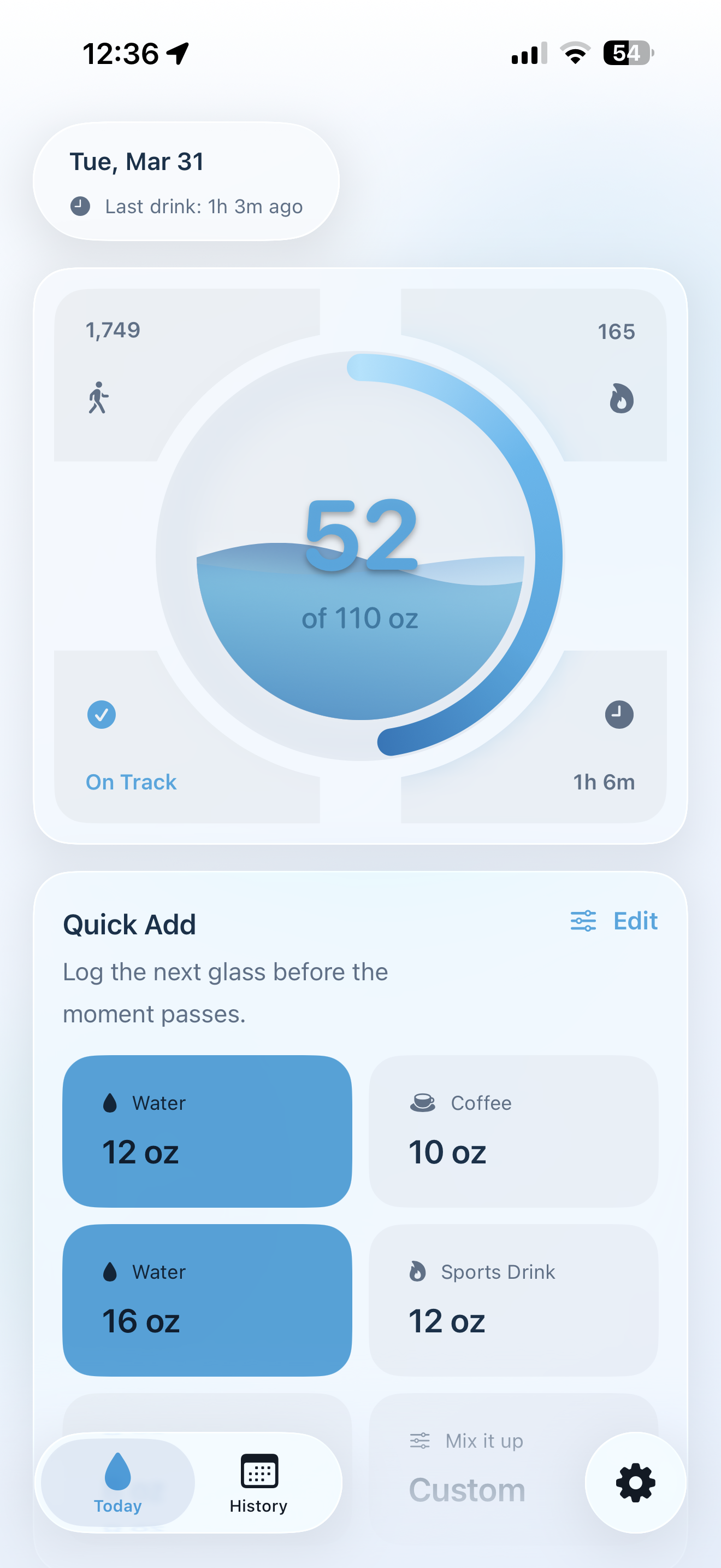 SipSync light mode showing the hydration progress ring and quick add controls